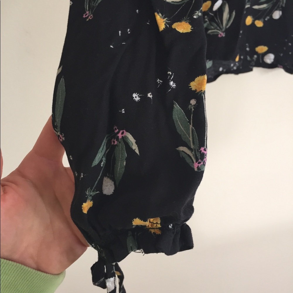 H&M Top - Picture 2 of 3